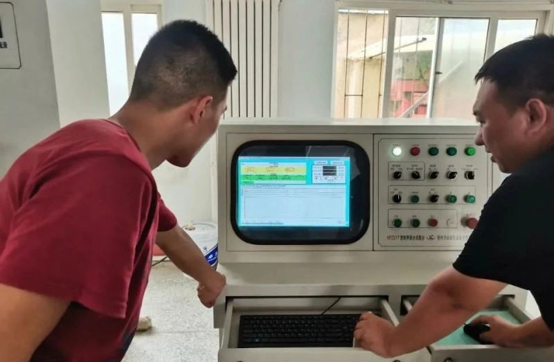 Qingdao Ruichen Seal je zaključil test oljnega tesnila CSH-X-05 PTFE